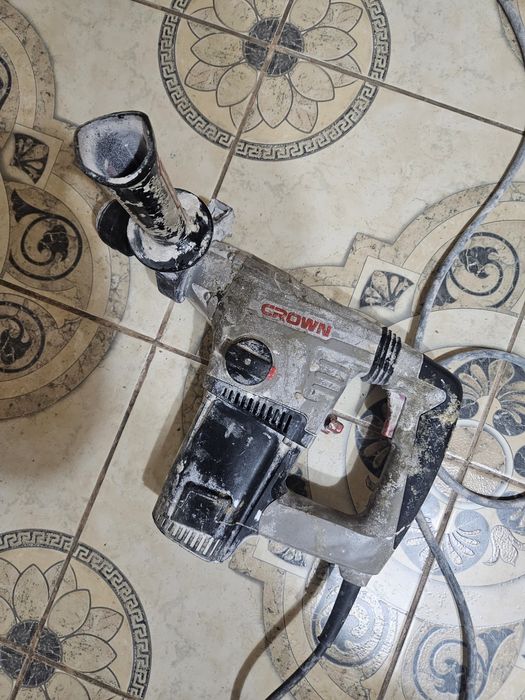 Перфоратор crown