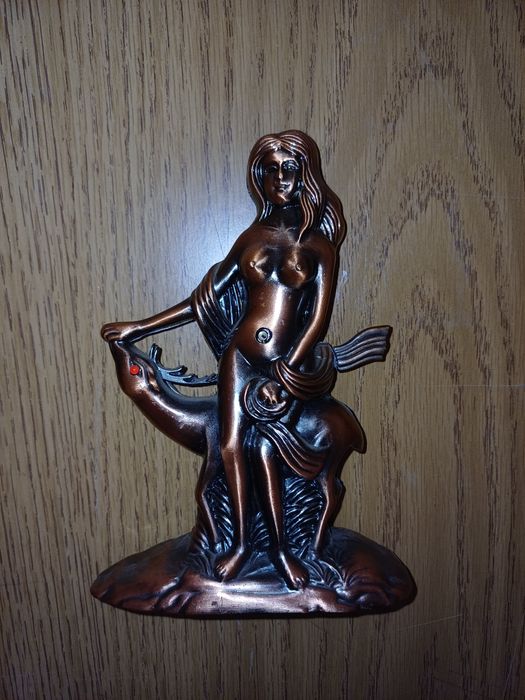 Bricheta de masa, femeie nud