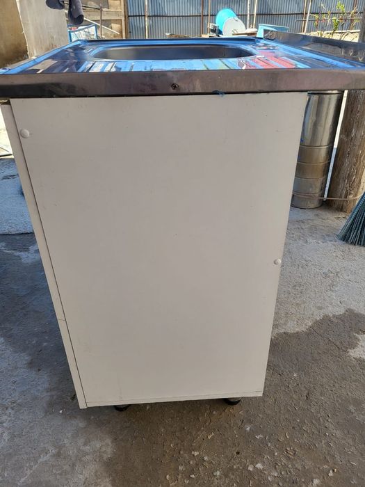 кухонная мойка со шкафом