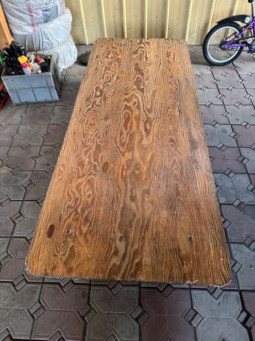 Продам маленькийй стол