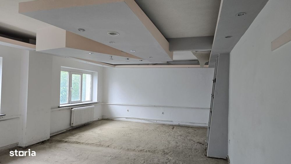 Vand bloc caramida cu 14 apartamente