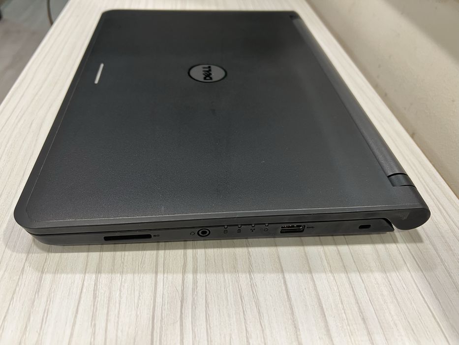 Лаптоп Dell Latitude  3350 , 13,3 инча