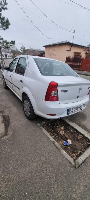 Logan 1.4mpi pret 2500 euro