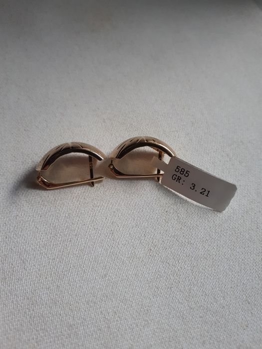 серьги золото 585-проба, 3.21-грам, новый, цена указано за грам.