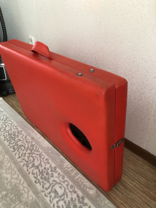 Продается кушетка массажная