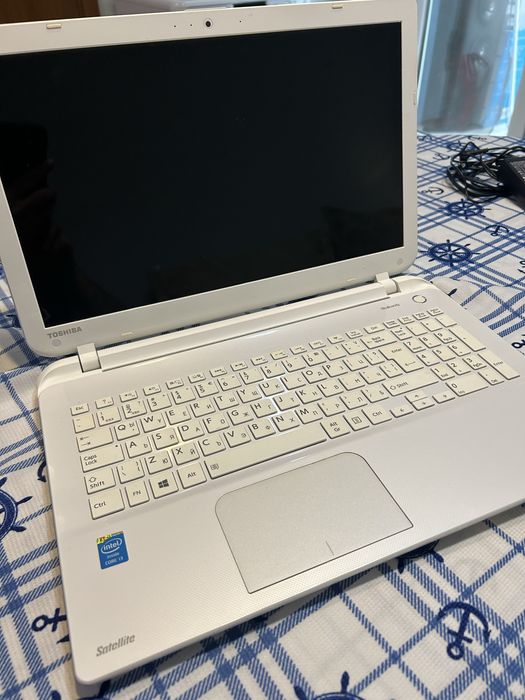 Лаптоп Toshiba L50-B