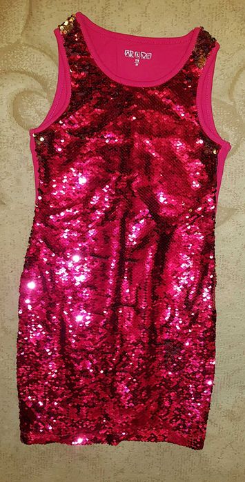 Продаю костюмы нарядные для девочки б/у в отличном состоянии.