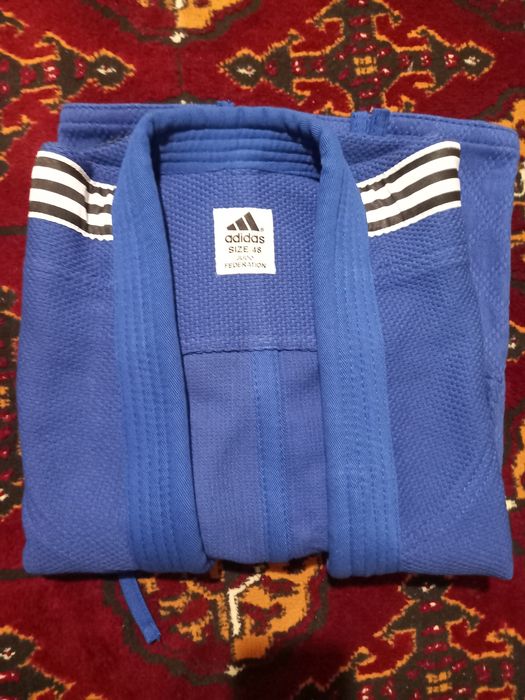 Dzyudo kiyimi yangi kiyilmagan