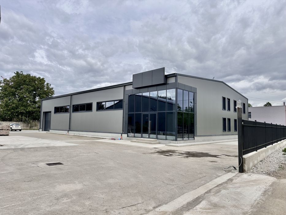 Spațiu showroom 600 mp – vizavi Kaufland – acces TIR, curte privată