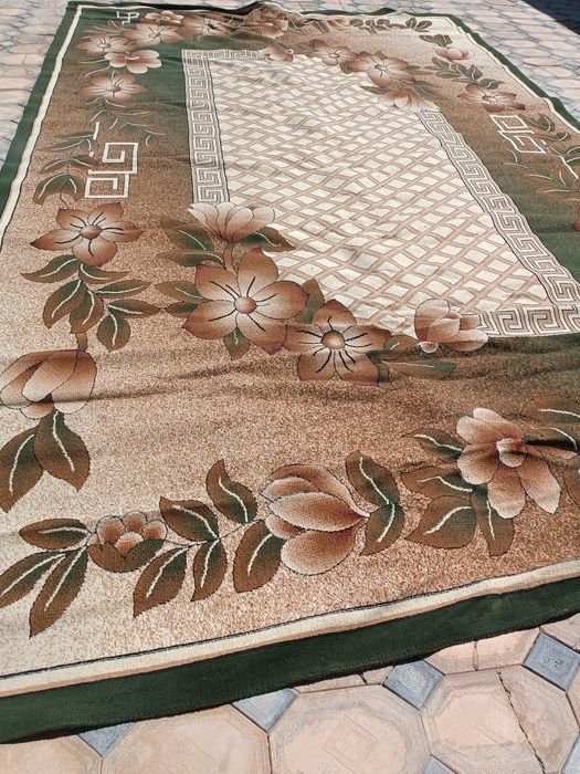 Продаётся ковёр 5.5*3.5