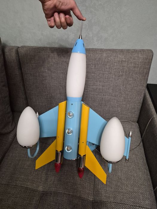 Продам люстру самолёт