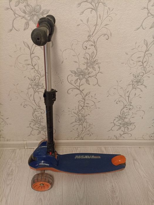 Самокат детский б/у в хорошем состоянии