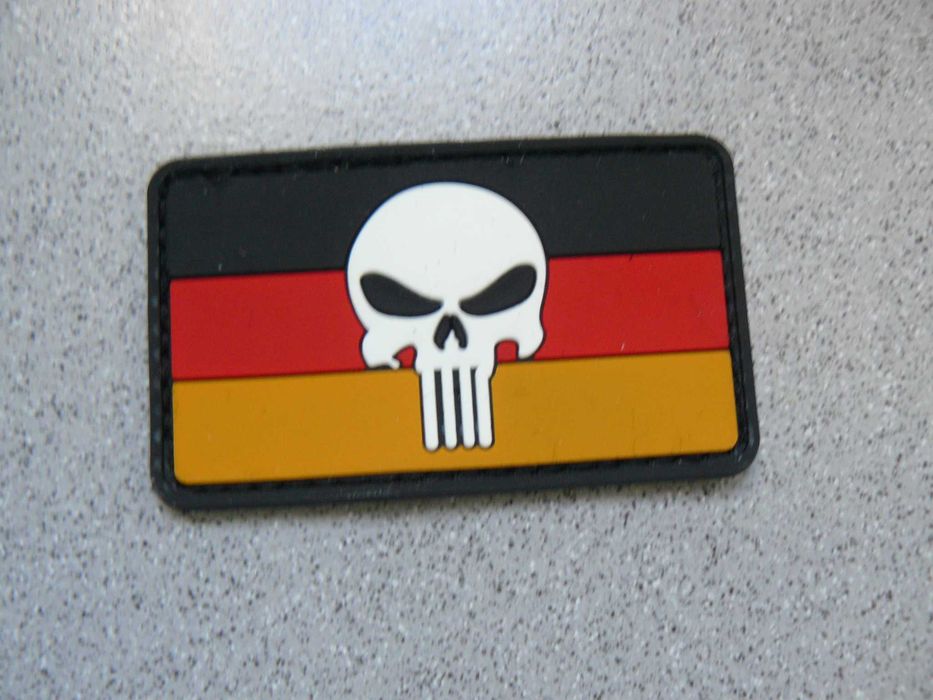 3 Bucati Patch Diferite Craniu Cu Steag / Punisher Italy,Germay,England