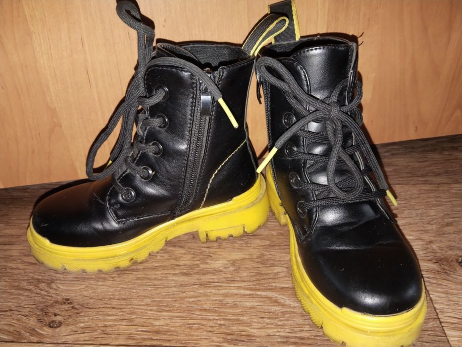 Продам детские весенние ботиночки!