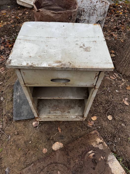 Стол сотилади, стол продаётся