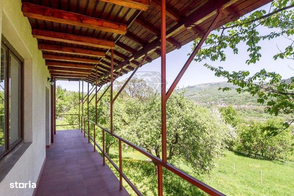 Vila deosebita cu 7 camere si 5 bai, 4290 mp teren, vedere panoramica