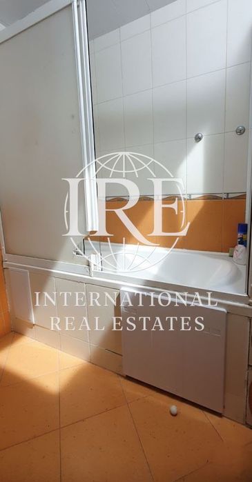 Продава се Двустаен апартамент в Варна, Цветен квартал - 65 кв.м за 2230 €/кв.м - Снимка #12