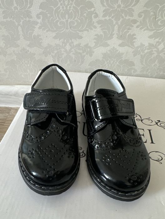 Продается детские туфли для мальчиков