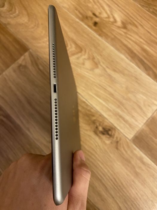 iPad Air 2 wi-fi 64 gb Space Gray.