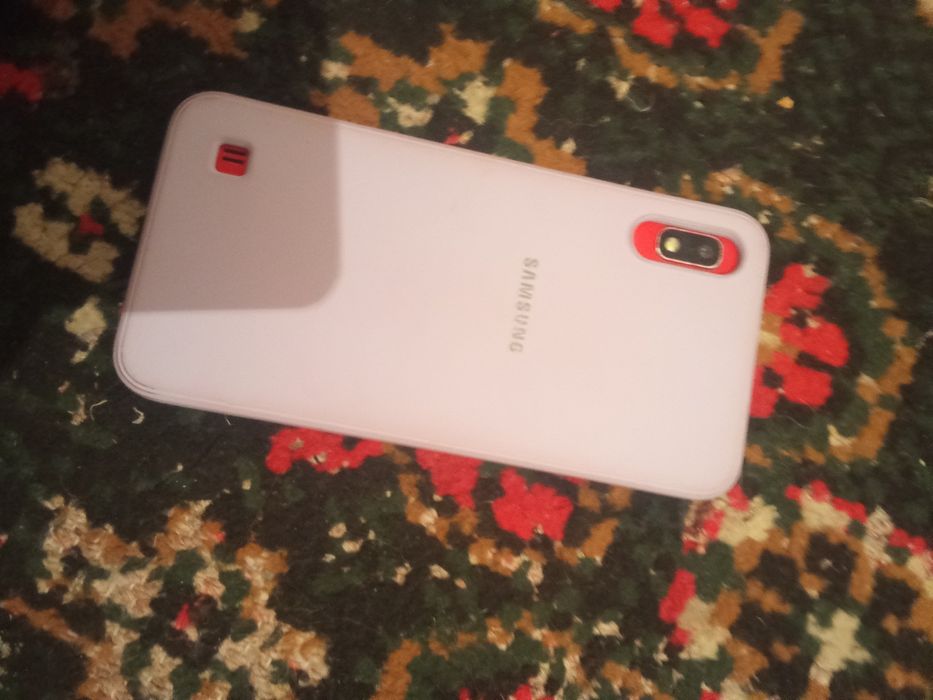 Продам Самсунг а10