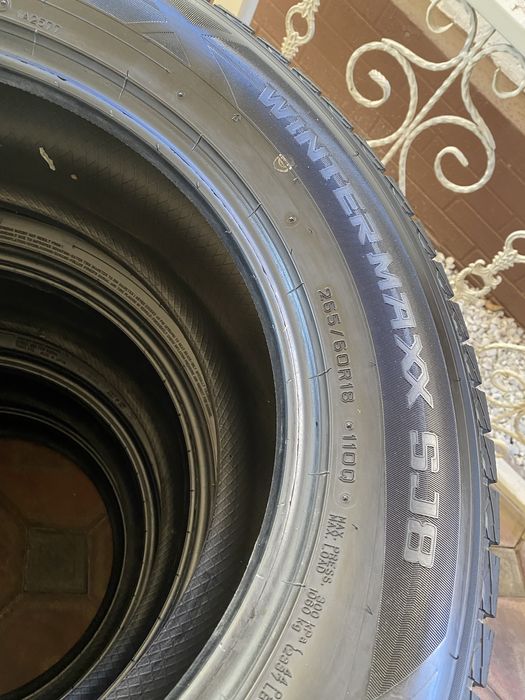 Шины 285/60/18 Dunlop зимние