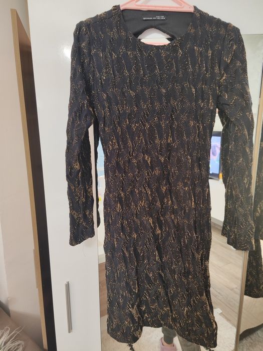 Черна рокля , Zara