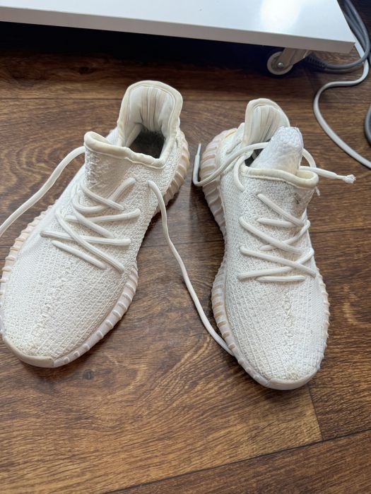 Кроссовки белые