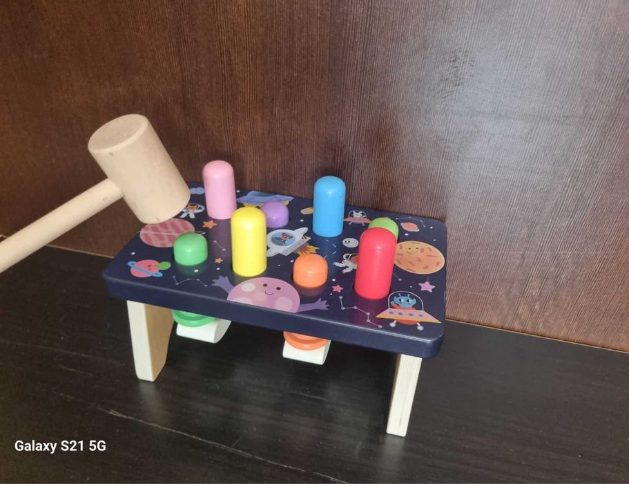 Hammering pounding toy