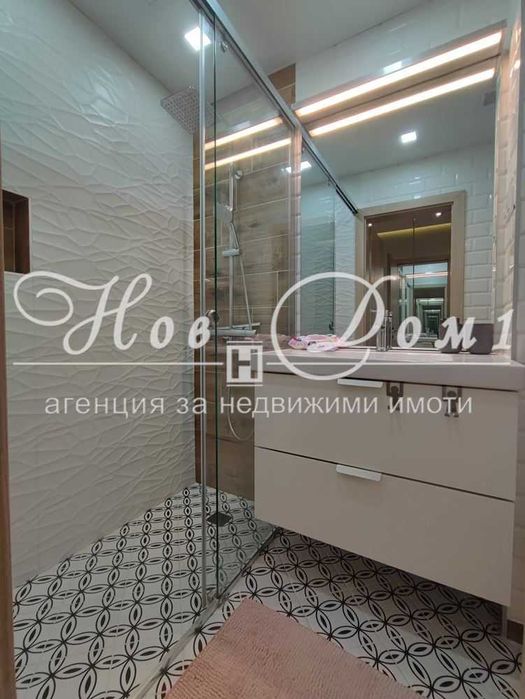 ЛУКСОЗЕН тристаен апартамент в Аспарухово