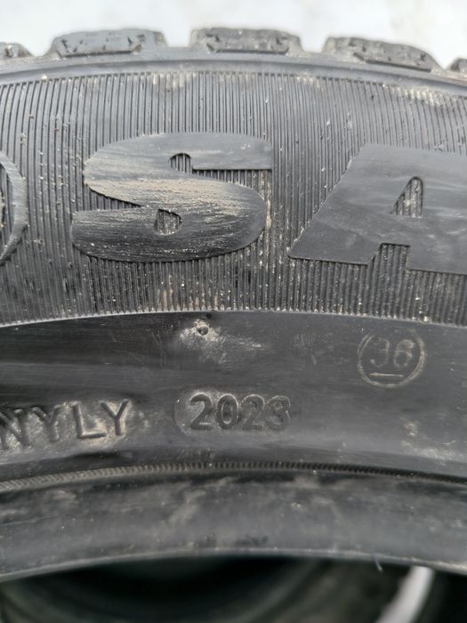 Продам зимние шины 215/60/17