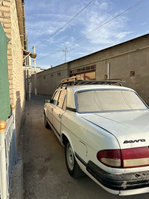 Gaz Volga 3110.