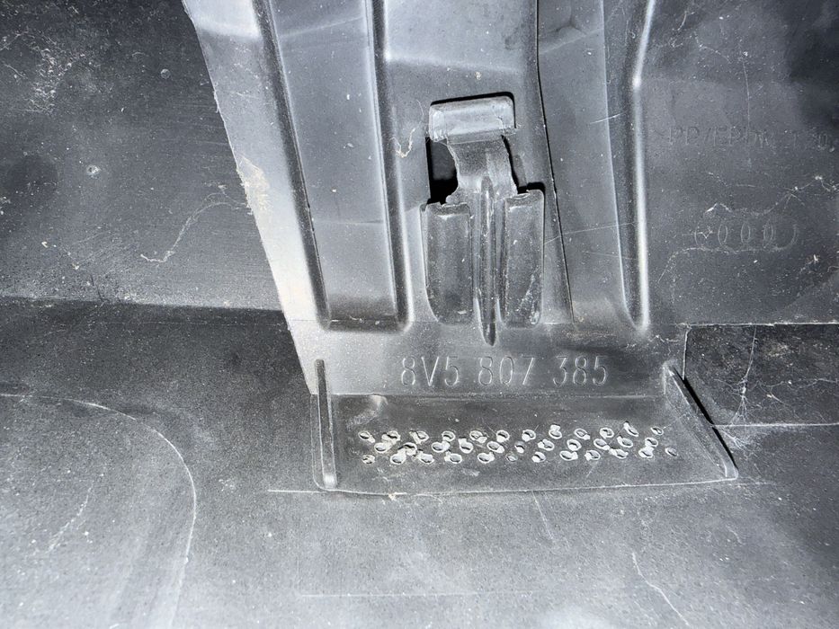 Bara spate Audi A3 8V 2012-2016,sedan . Cod:8V5 507 511