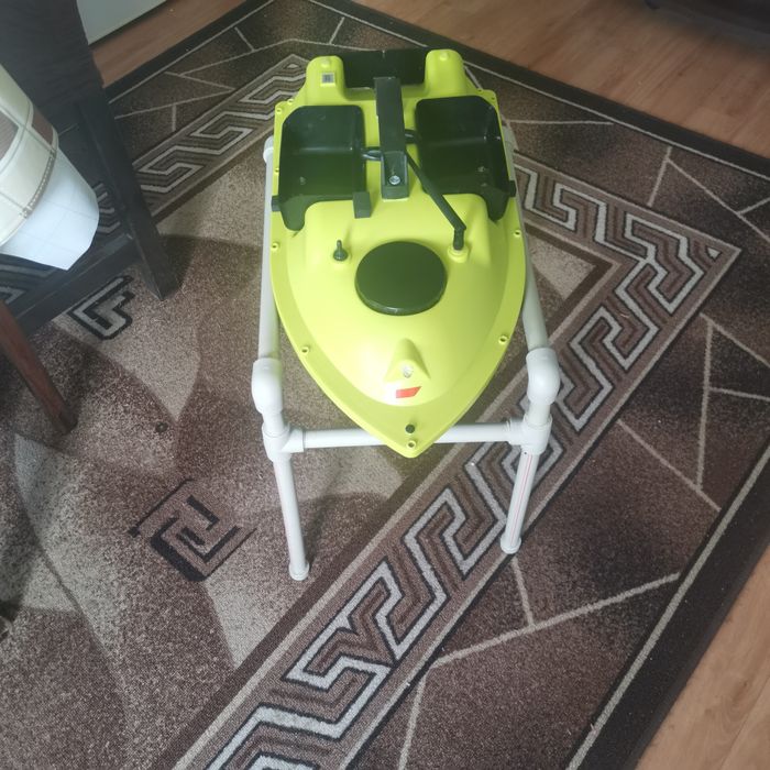 Лодка За захранка D18B 16 GPS tohki