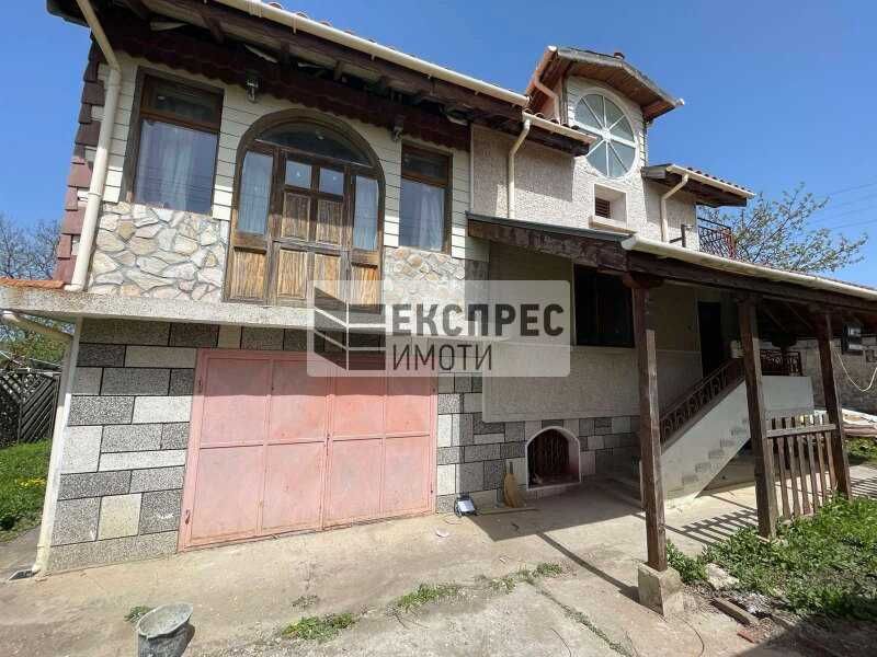 Къща в село Климентова