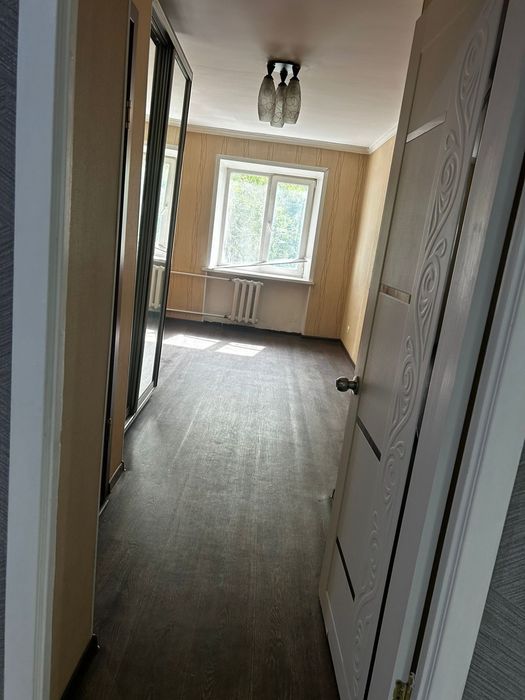 Продам квартиру район 45 аптеки.