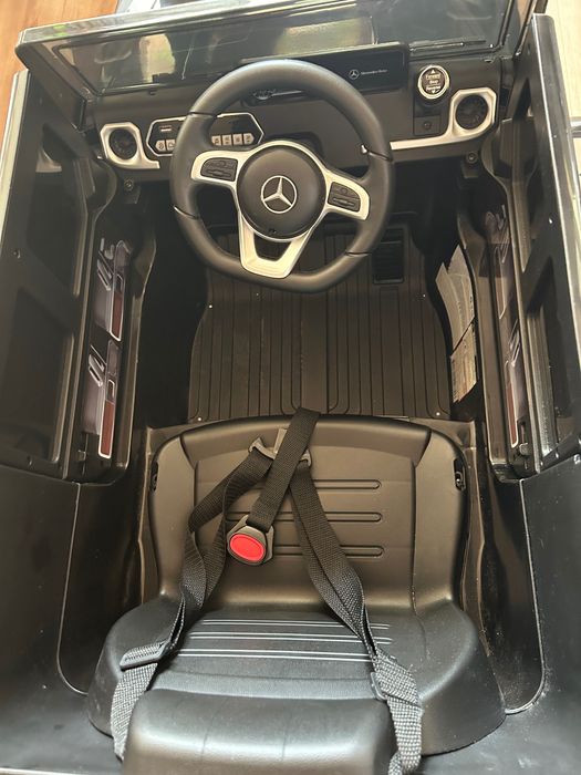 Акумулаторен джип MERCEDES-BENZ с родителски контрол