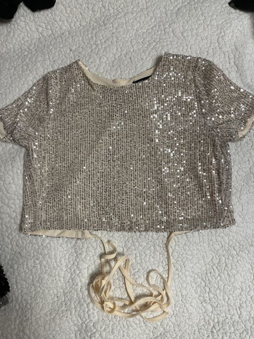 Блестяща блуза с къс ракав