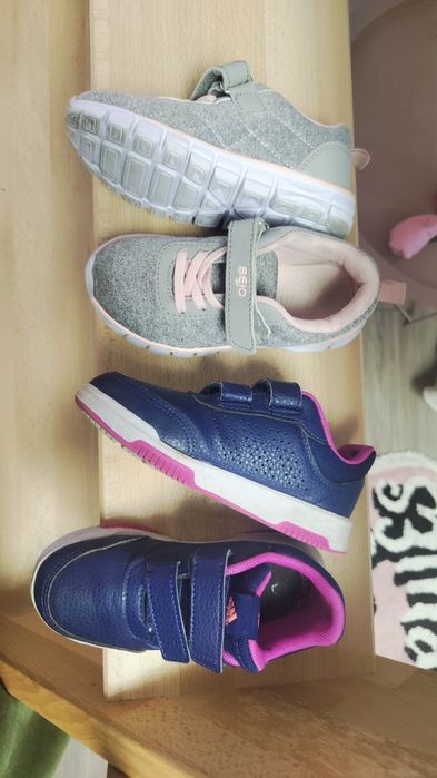 Adidași fetiță numărul 27