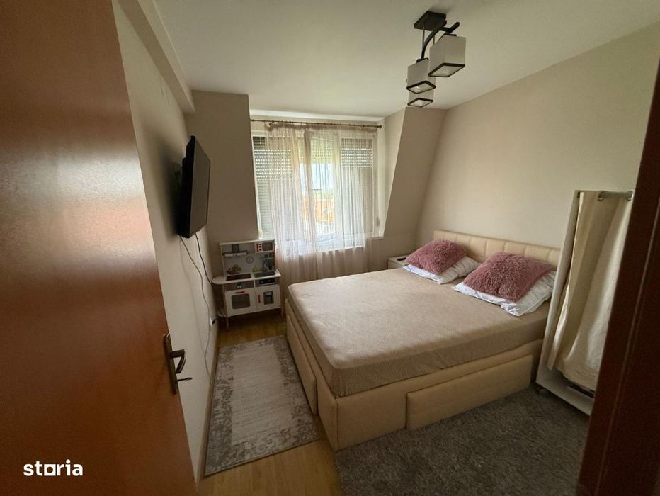 Apartament 4 camere decomandat cu scara interioara, Zona Sarari