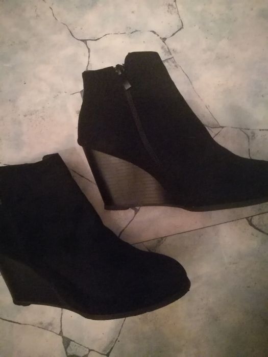 Ботильоны черные замшевые