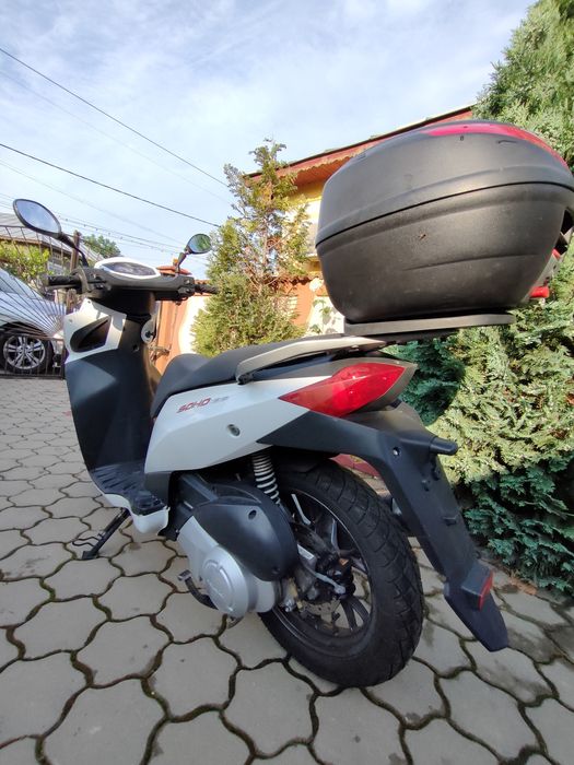 Vând scuter 125cc motorizare Honda sh