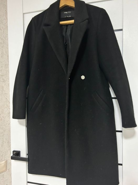 Женское черное пальто
