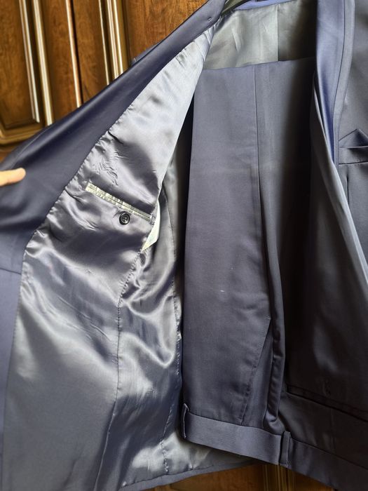 Turkiyadan opkeltirilgan Kastyum shim bir marta faqat Toyda kiyilgan