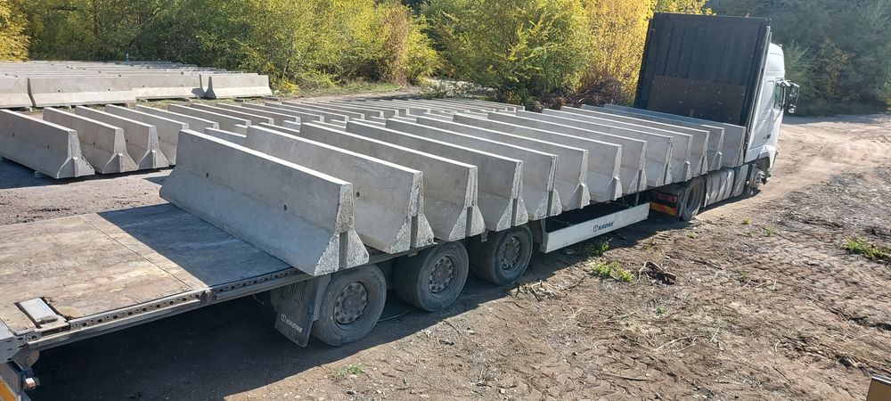 Дорожное ограждение отбойник