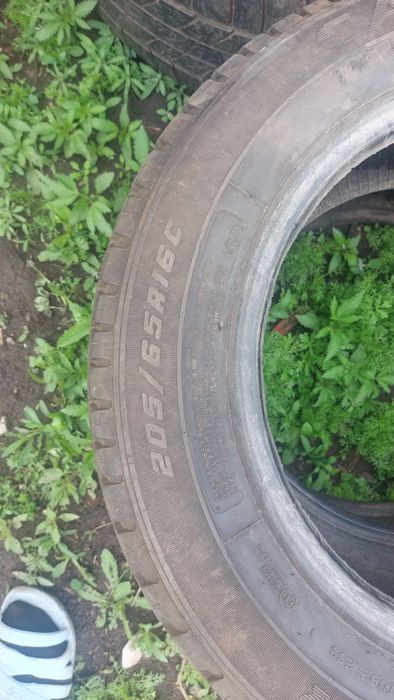 Продам шины б/у на 16,17,18