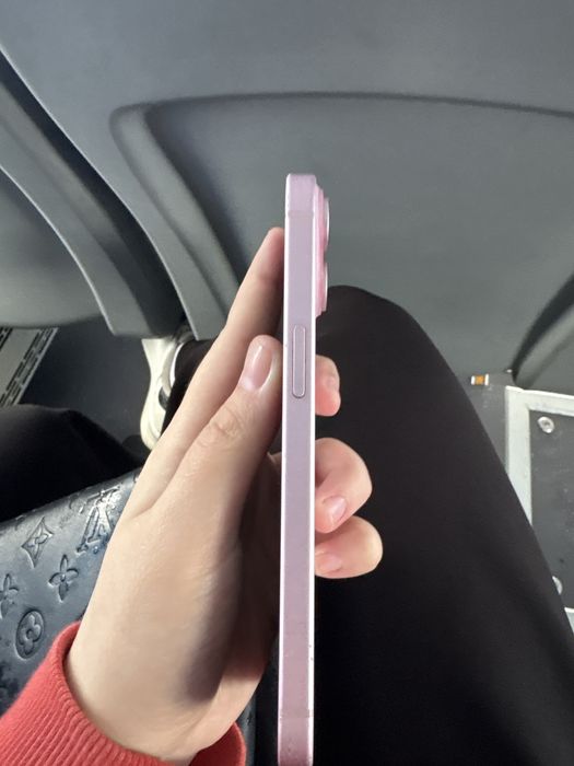 iphone 15,розовый,86%,128гб
