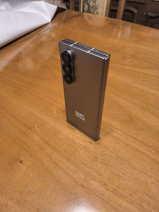 Samsung Z Fold 6