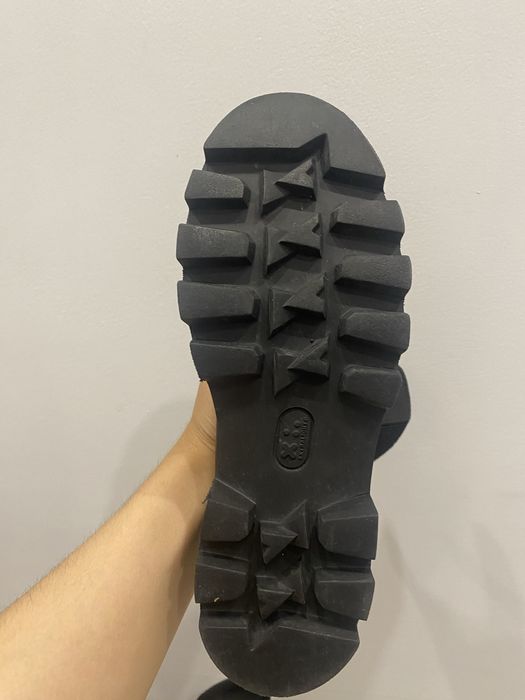 Продам женские туфли