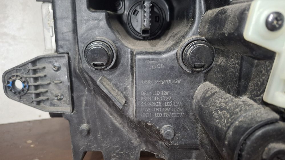 Фар Хюндай санта фе 4 / Hyundai santa fe IV