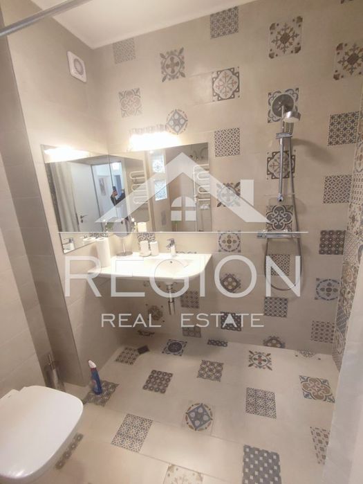 Дава се под наем Четиристаен апартамент в Варна, Централна поща - 115 кв.м за 1122 € - Снимка #11